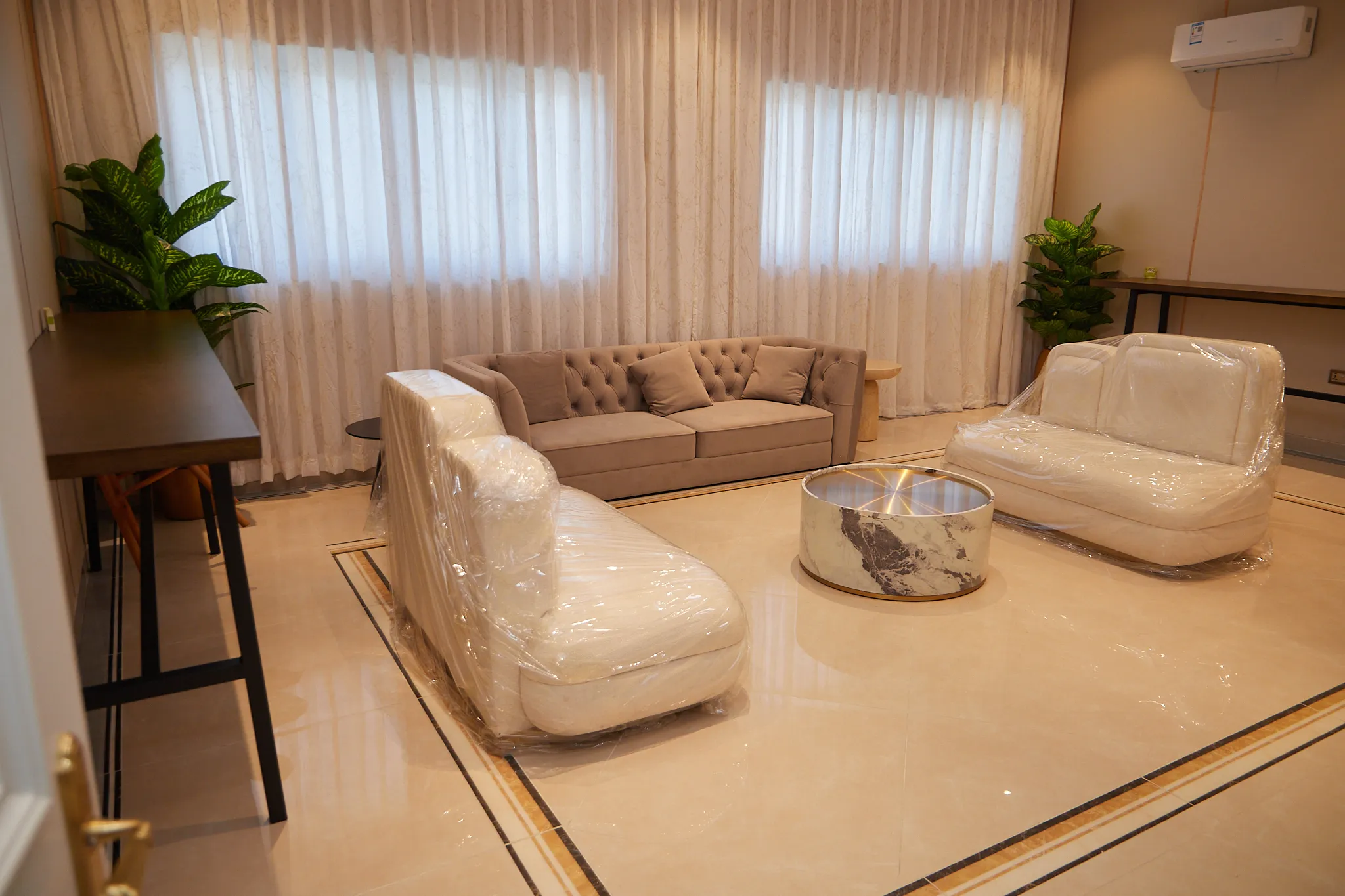 Image gallery marquee